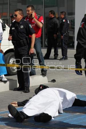 MUERE POLICÍA ATROPELLADO POR TRANSPORTE PÚBLICO