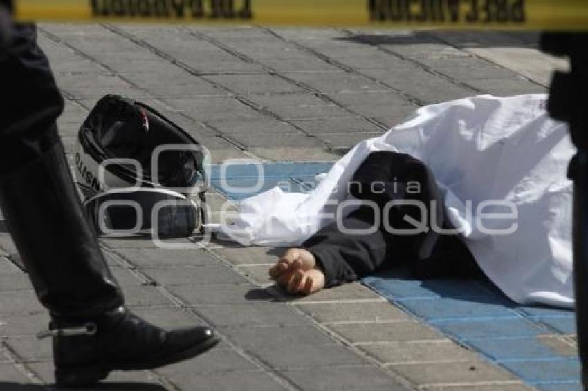 MUERE POLICÍA ATROPELLADO POR TRANSPORTE PÚBLICO