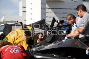 RESCATE URBANO 066 LIBERA A UN HOMBRE PRENSADO