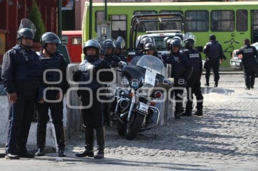 MANIFESTACION DE COMERCIANTES DEL MERCADO MORELOS