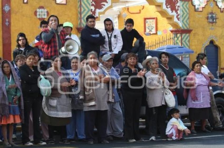 MANIFESTACION DE COMERCIANTES DEL MERCADO MORELOS