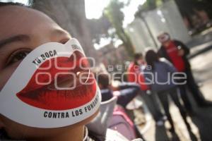 PROTESTAN CONTRA TITULAR DEL INSTITUTO POBLANO DE LA JUVENTUD