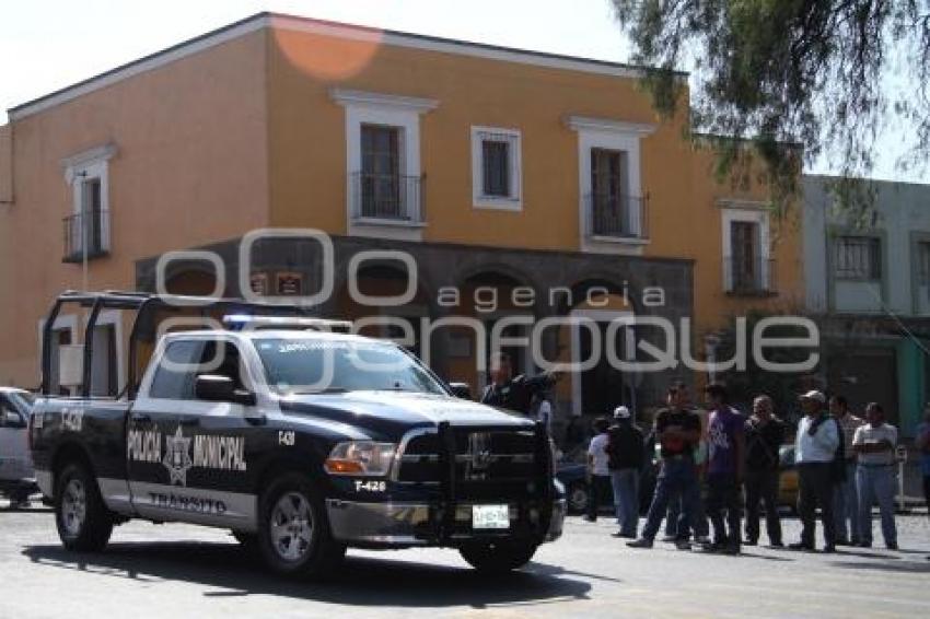 MANIFESTACION DE COMERCIANTES DEL MERCADO MORELOS