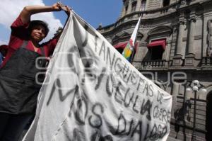 MANIFESTACIÓN TIANGUISTAS Y DEFRAUDADOS