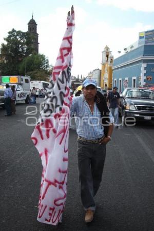 MANIFESTACIÓN . CASA AGUAYO