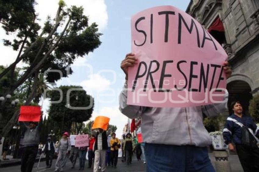 MANIFESTACIÓN TIANGUISTAS Y DEFRAUDADOS