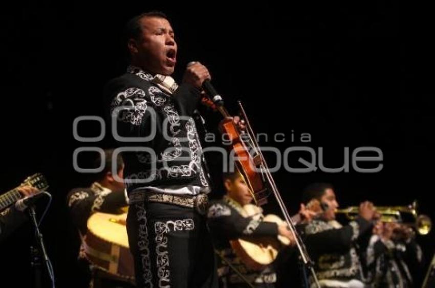 MARIACHIS