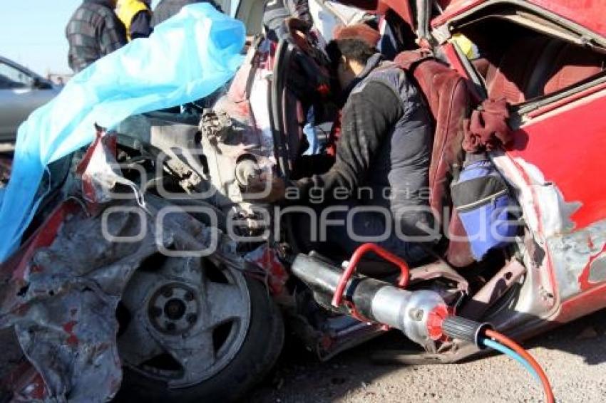 MUEREN DOS PERSONAS EN LA AUTOPISTA