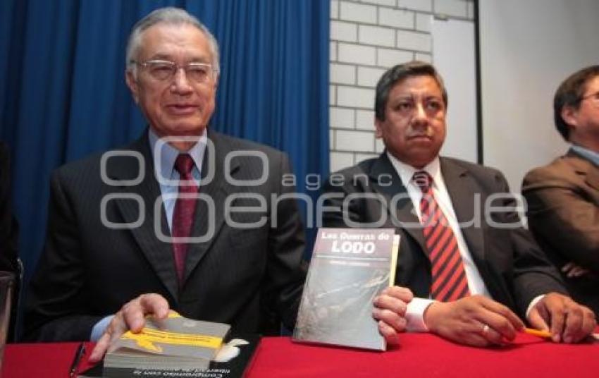 PRESENTACION LIBRO GUERRAS DE LODO