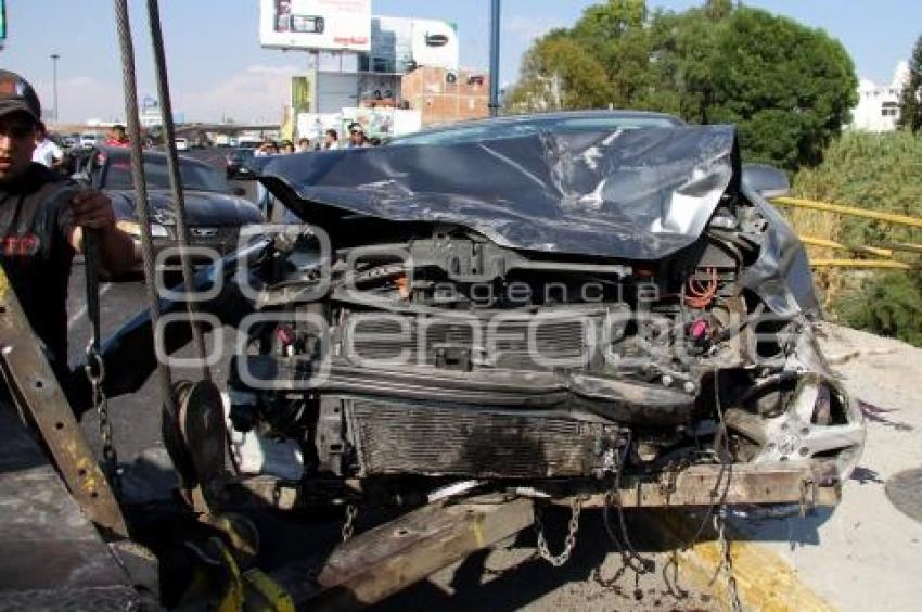 ACCIDENTE VÍA ATLIXCÁYOTL