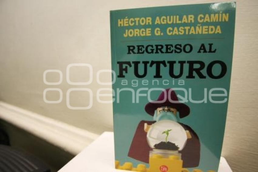 REGRESO AL FUTURO - G.CASTAÑEDA - AGUILAR CARMIN