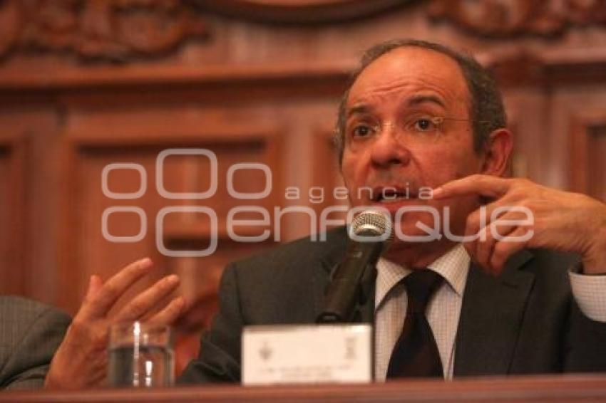 REGRESO AL FUTURO - G.CASTAÑEDA - AGUILAR CARMIN