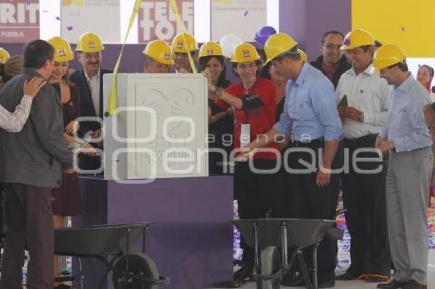 COLOCACIÓN DE LA PRIMERA PIEDRA DEL CRIT