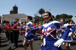 BANDA DE MUSICA Y BASTONERAS