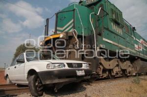 CHOQUE DE UN TREN CON UN AUTO