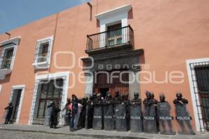 MARCHAN ANTORCHISTAS  A FAVOR DE  CAÑEROS DE CALIPAN