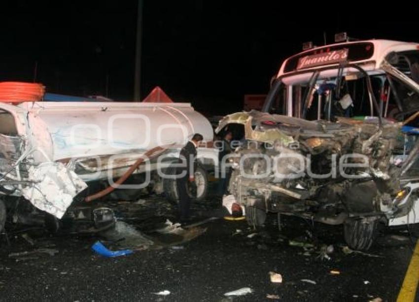 APARATOSO ACCIDENTE EN LA FEDREAL A TLAXCALA