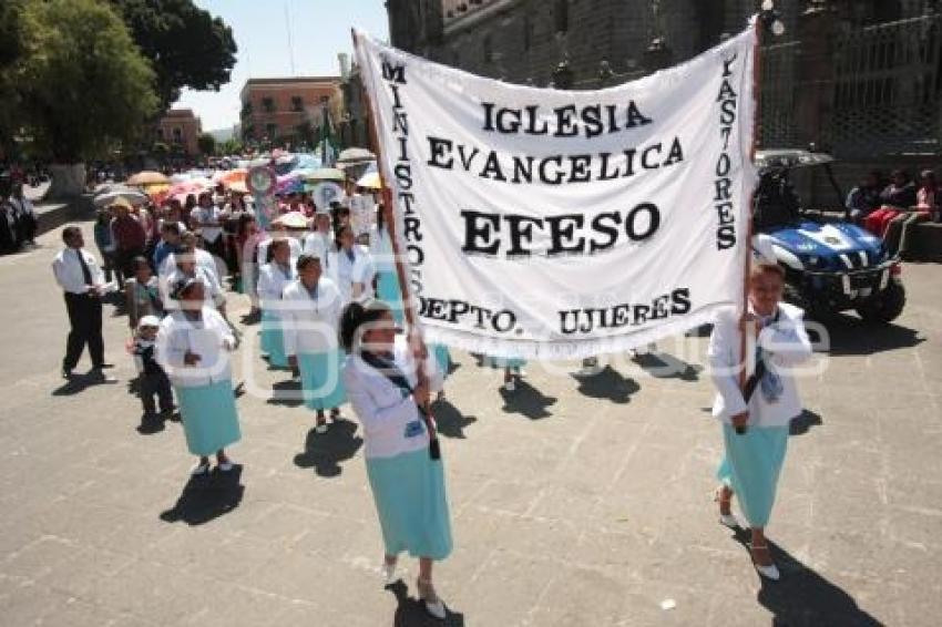 EVANGELICOS RINDEN HOMENAJE A JUAREZ