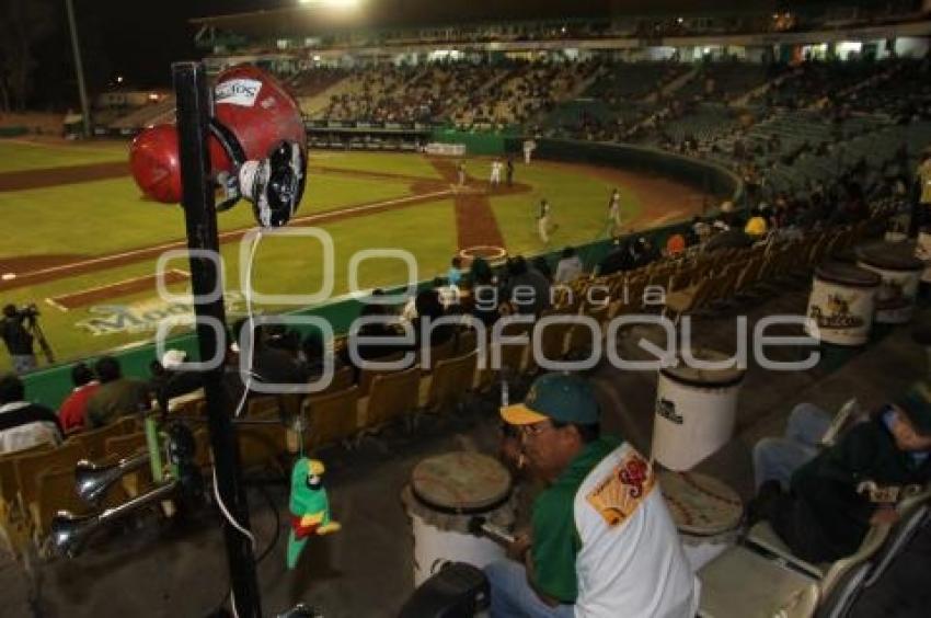 PERICOS VS OLMECAS. BEISBOL