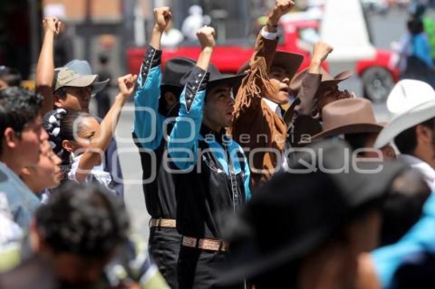 MANIFESTACIÓN ESTUDIANTES EN EL CAROLINO