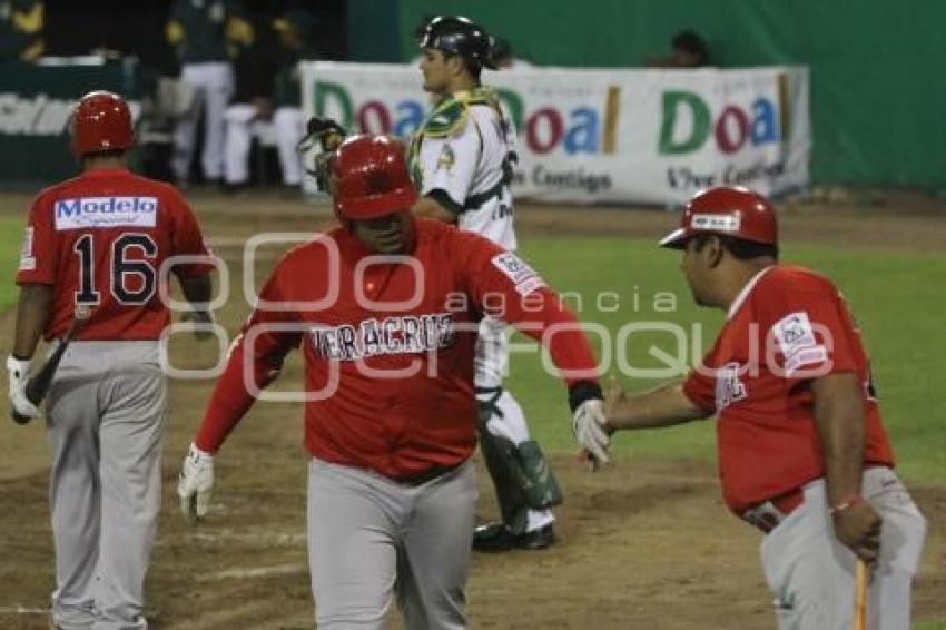 PERICOS VS ÁGUILAS. BEISBOL