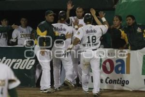 PERICOS VS ÁGUILAS. BEISBOL