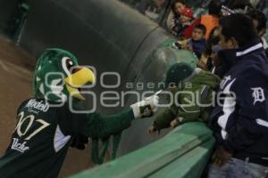 PERICOS VS ÁGUILAS. BEISBOL