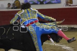 ARTURO MACIAS. EL CEJAS. TOROS