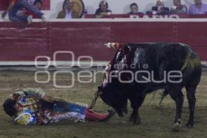 TOROS . CORNADA A "EL CEJAS"