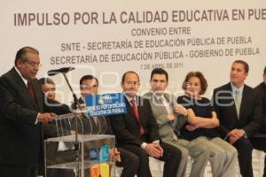 FIRMA CONVENIO SNTE - GOBIERNO DE PUEBLA