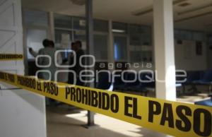 EVACUAN A PERSONAL DEL ISSSTEP POR CUARTEADURAS EN MURO