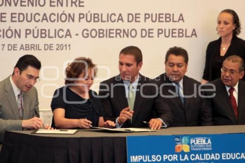 FIRMA CONVENIO SNTE - GOBIERNO DE PUEBLA