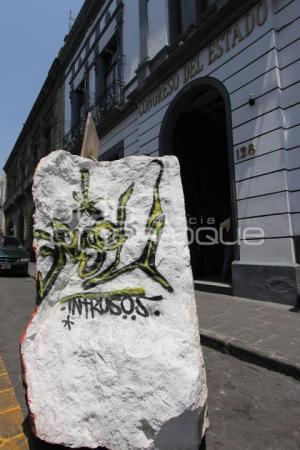 PIEDRA EN EL CONGRESO