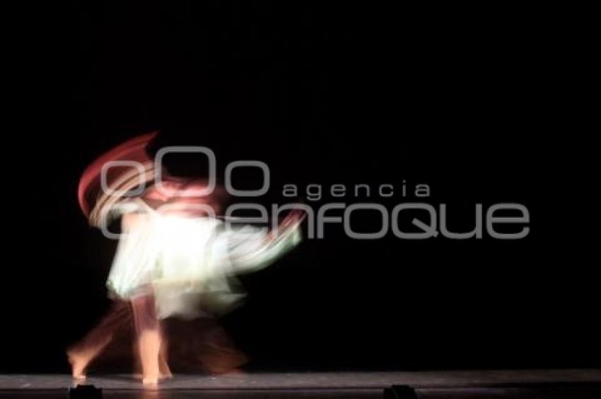 PRESENTACIÓN DANZA CONTEMPORÁNEA