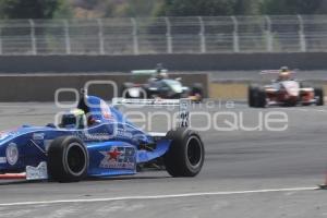 LATAM FORMULA 2000. AUTOMOVILISMO