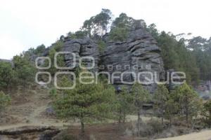 TURISMO . PIEDRAS ENCIMADAS