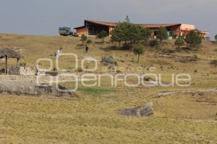 TURISMO . PIEDRAS ENCIMADAS