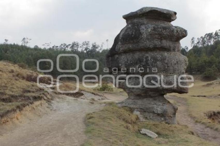 TURISMO . PIEDRAS ENCIMADAS
