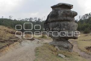 TURISMO . PIEDRAS ENCIMADAS