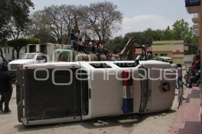 INCENDIAN AUTOS EN SANTIAGO MIAHUATLAN