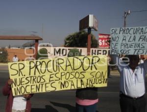 MANIFESTACION DE FAMILIARES DE TRABAJADORES DE TAMEME