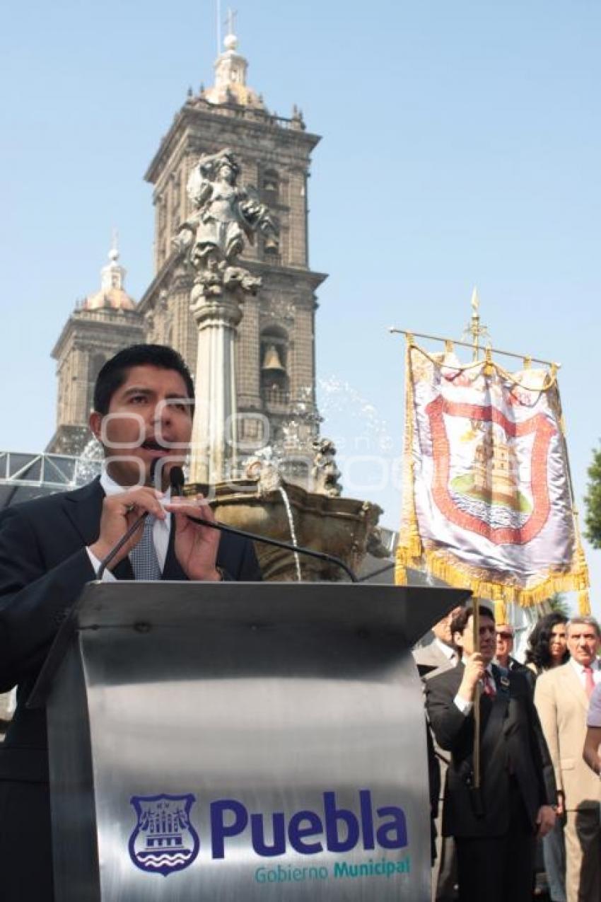 480 ANIVERSARIO DE LA CIUDAD DE PUEBLA -  CAMINATA CON PENDON DE LA CIUDAD