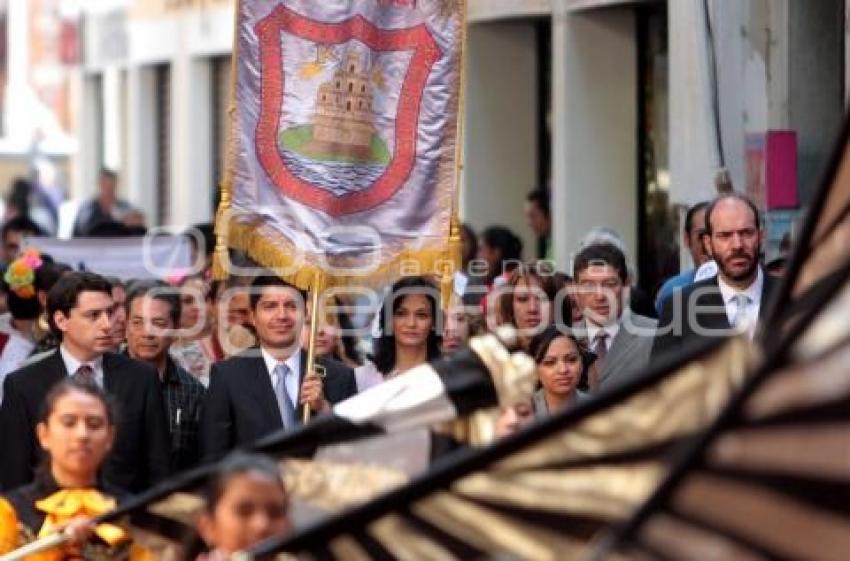 480 ANIVERSARIO DE LA CIUDAD DE PUEBLA - CAMINATA CON PENDON DE LA CIUDAD