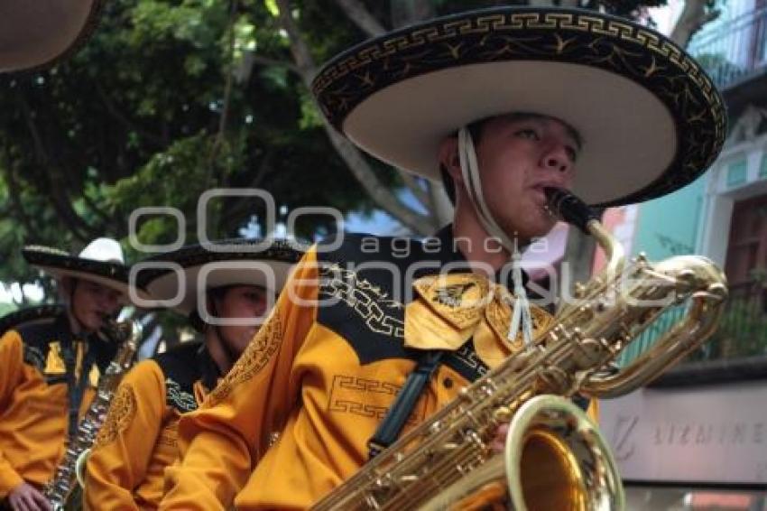 480 ANIVERSARIO DE LA CIUDAD DE PUEBLA - CAMINATA CON PENDON DE LA CIUDAD