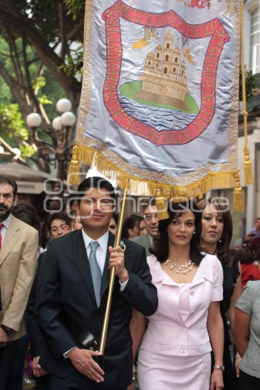 480 ANIVERSARIO DE LA CIUDAD DE PUEBLA - CAMINATA CON PENDON DE LA CIUDAD