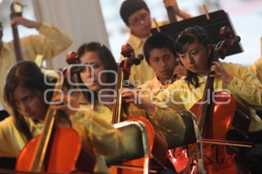 ORQUESTA ESPERANZA AZTECA . FESTIVAL PALAFOXIANO