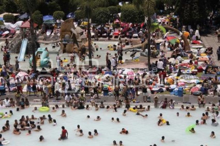 CIENTOS DE VACACIONISTAS VISITAN BALNEARIOS