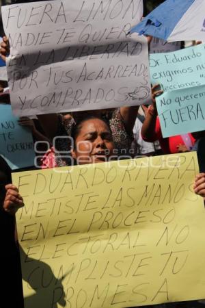 MANIFESTACIÓN VECINOS LA LIBERTAD . ELECCIONES