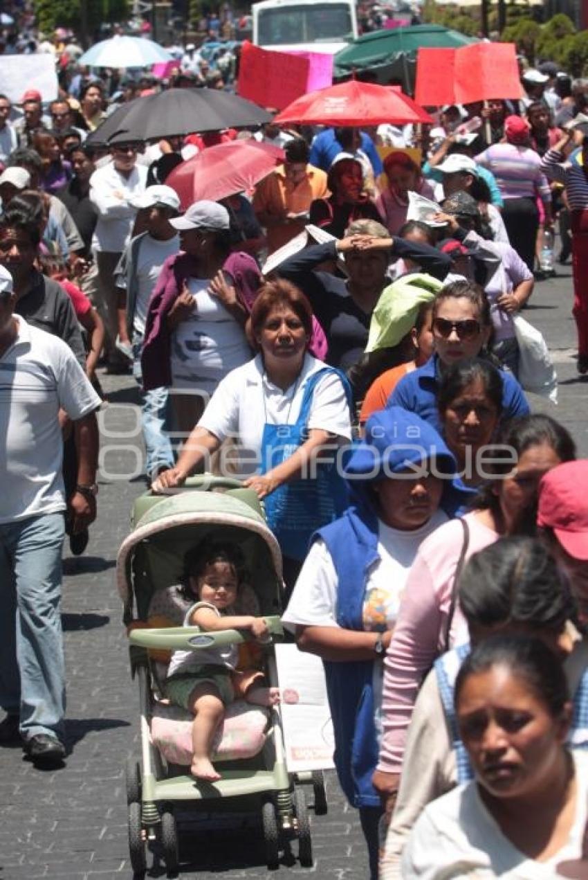 COMERCIANTES AMBULANTES SE MANIFIESTAN