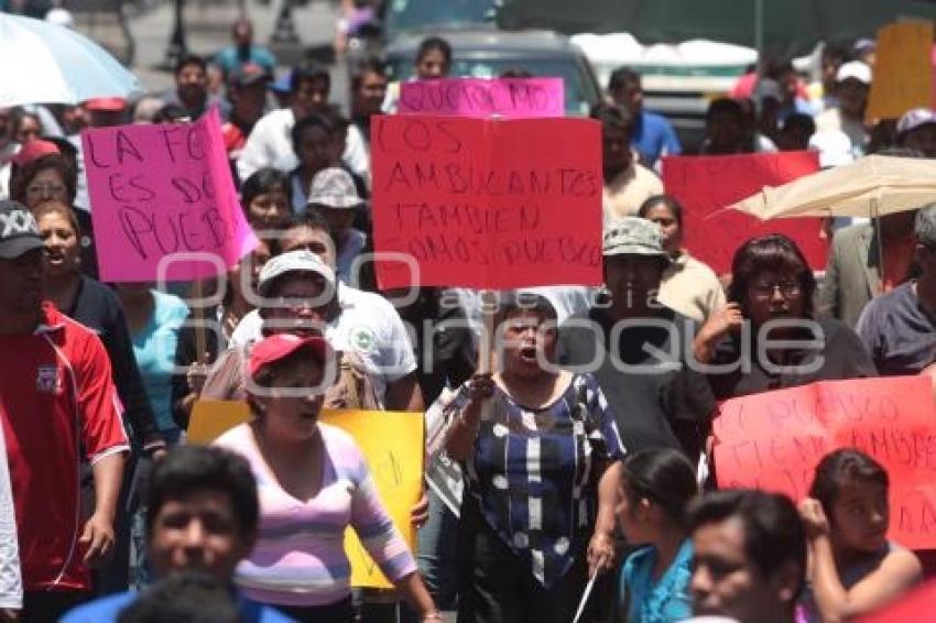 COMERCIANTES AMBULANTES SE MANIFIESTAN